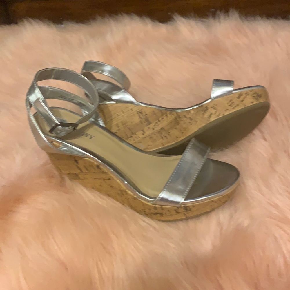 Old navy wedge